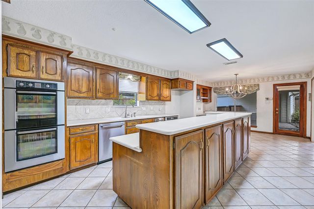 16503 Craighurst Drive, Houston, TX 77059