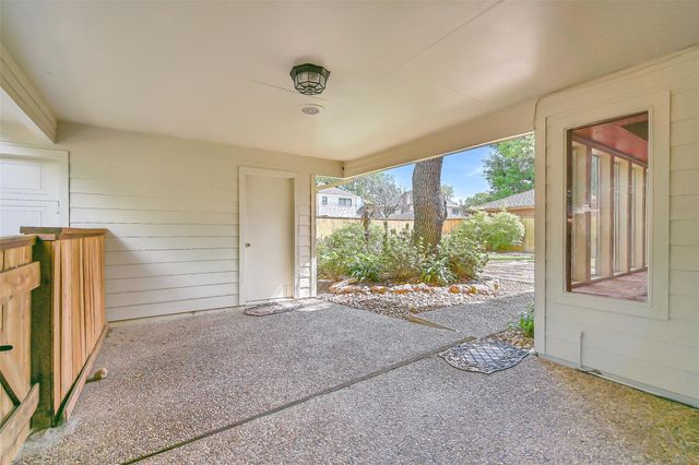 16503 Craighurst Drive, Houston, TX 77059