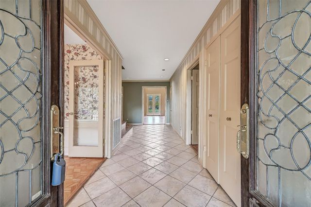 16503 Craighurst Drive, Houston, TX 77059