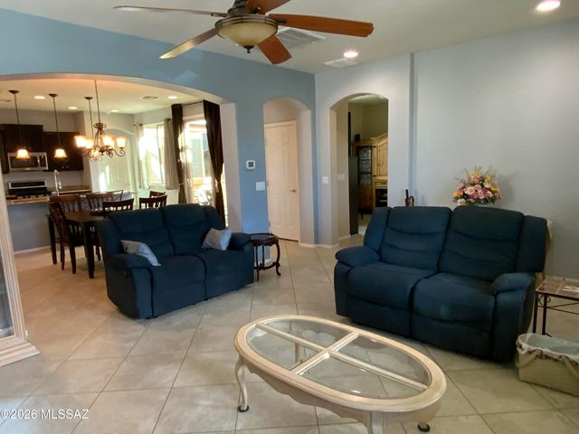 10263 S Black Surrey Drive, Vail, AZ 85641