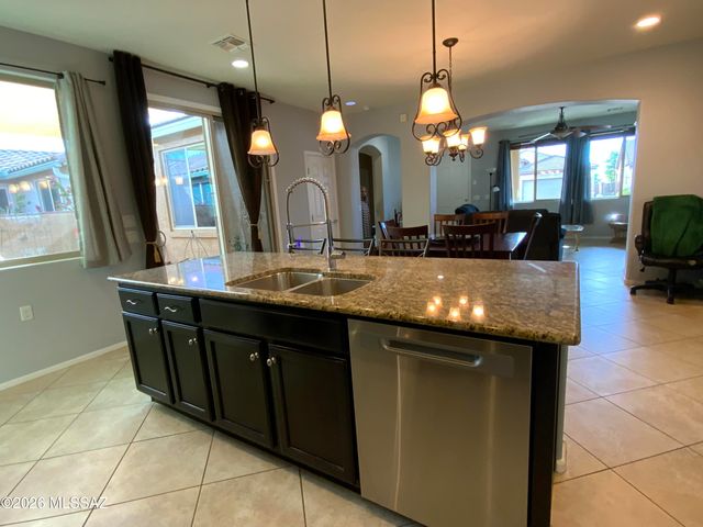 10263 S Black Surrey Drive, Vail, AZ 85641