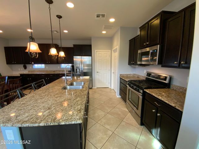 10263 S Black Surrey Drive, Vail, AZ 85641