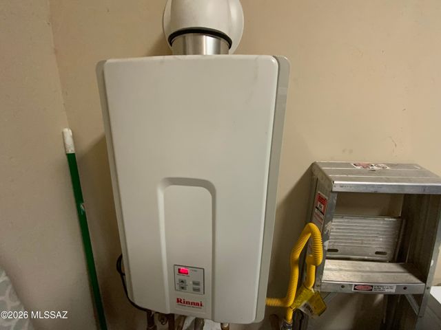 10263 S Black Surrey Drive, Vail, AZ 85641