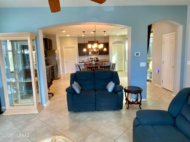 10263 S Black Surrey Drive, Vail, AZ 85641