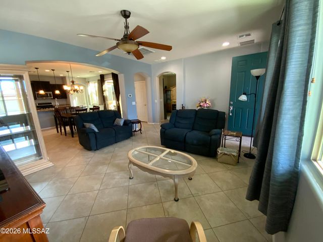 10263 S Black Surrey Drive, Vail, AZ 85641