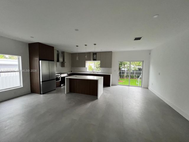 3431 NW 14th Ter, Miami, FL 33125