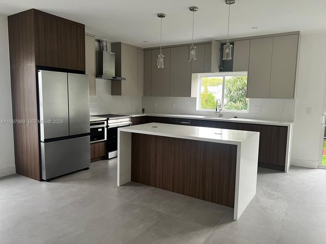 3431 NW 14th Ter, Miami, FL 33125