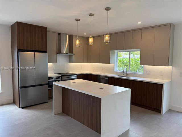 3431 NW 14th Ter, Miami, FL 33125