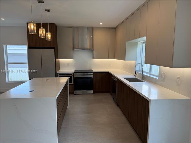 3431 NW 14th Ter, Miami, FL 33125