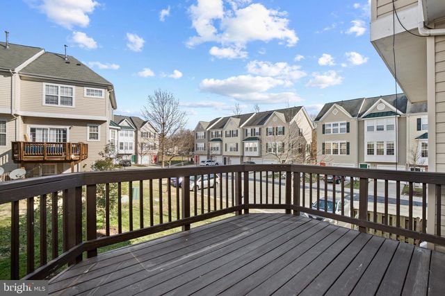 22941 FONTWELL SQ, Sterling, VA 20166