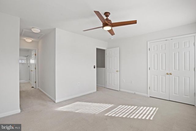 22941 FONTWELL SQ, Sterling, VA 20166