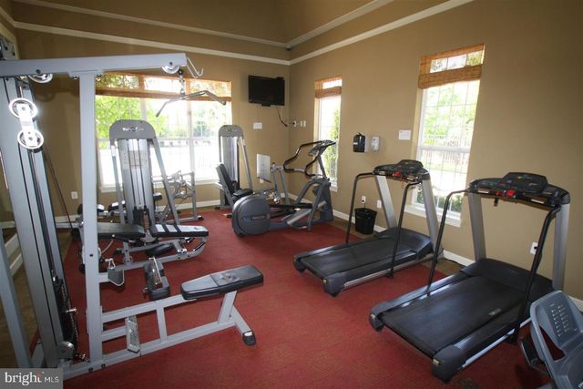 22941 FONTWELL SQ, Sterling, VA 20166