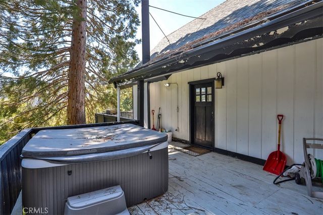 24833 Matterhorn Court, Crestline, CA 92325
