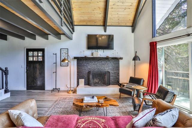 24833 Matterhorn Court, Crestline, CA 92325