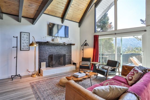 24833 Matterhorn Court, Crestline, CA 92325