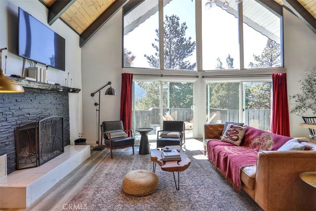 24833 Matterhorn Court, Crestline, CA 92325