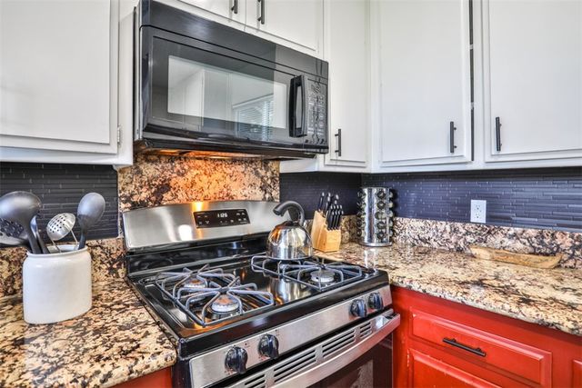 24833 Matterhorn Court, Crestline, CA 92325