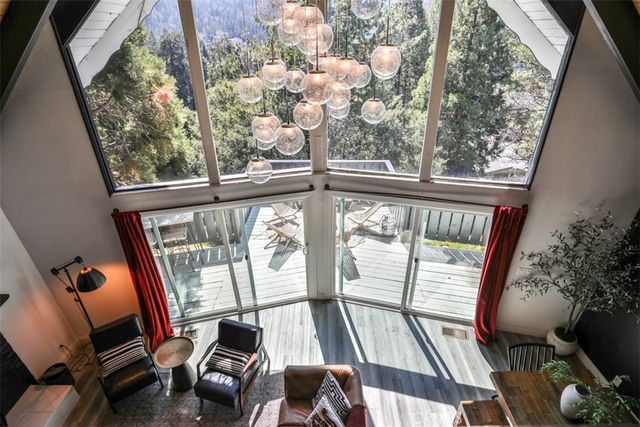 24833 Matterhorn Court, Crestline, CA 92325