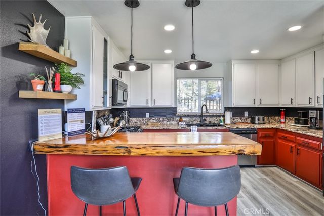 24833 Matterhorn Court, Crestline, CA 92325