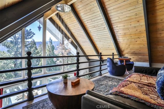 24833 Matterhorn Court, Crestline, CA 92325
