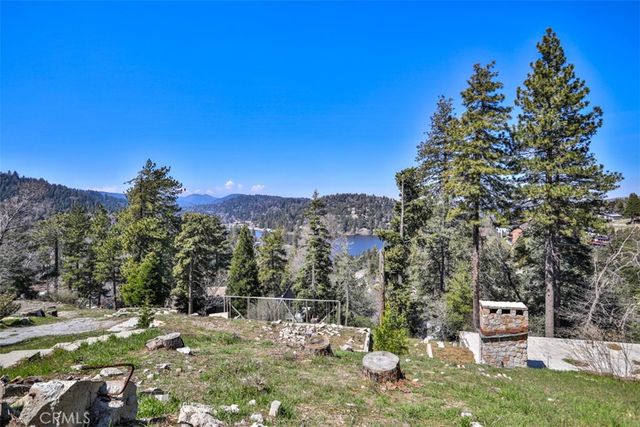 24833 Matterhorn Court, Crestline, CA 92325
