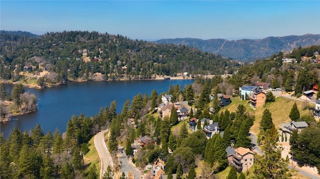 24833 Matterhorn Court, Crestline, CA 92325