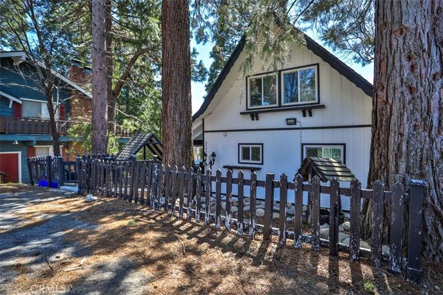 24833 Matterhorn Court, Crestline, CA 92325