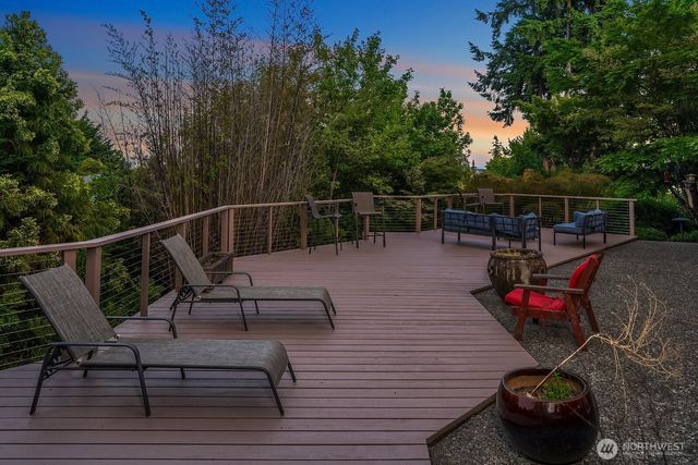 1702 99th Avenue NE, Bellevue, WA 98004