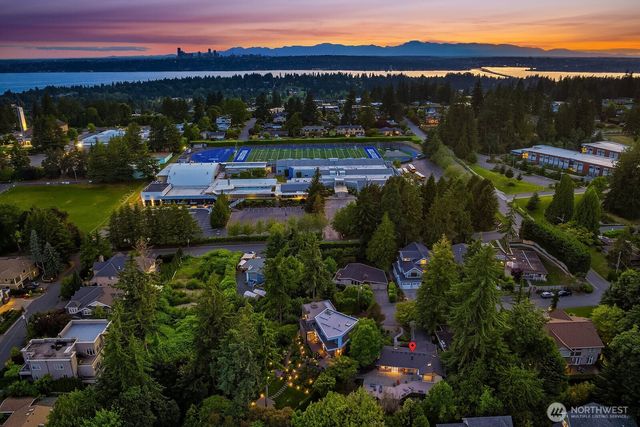 1702 99th Avenue NE, Bellevue, WA 98004