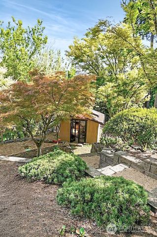 1702 99th Avenue NE, Bellevue, WA 98004