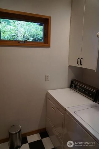 1702 99th Avenue NE, Bellevue, WA 98004