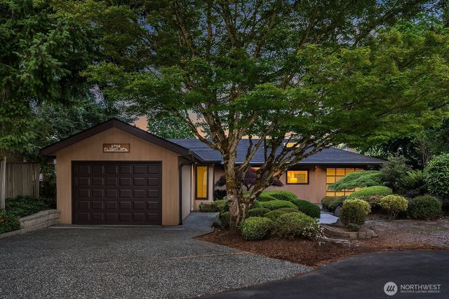 1702 99th Avenue NE, Bellevue, WA 98004