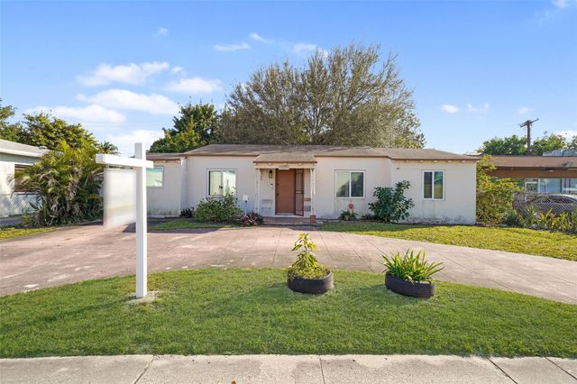 2126 Washington Street, Hollywood, FL 33020