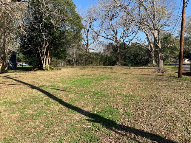 232 S Bell Drive, Texas City, TX 77591
