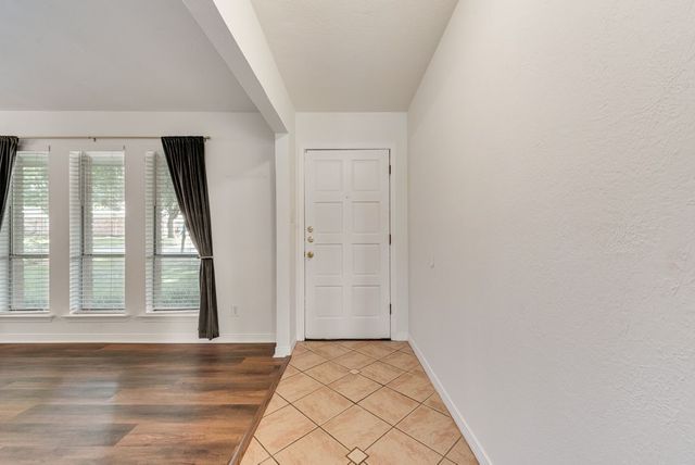 123 S Venice Drive, Duncanville, TX 75116