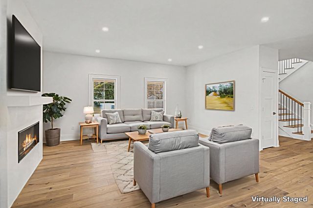 897 Falls Road, Shelburne, VT 05482