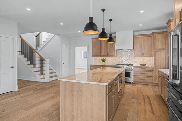 897 Falls Road, Shelburne, VT 05482