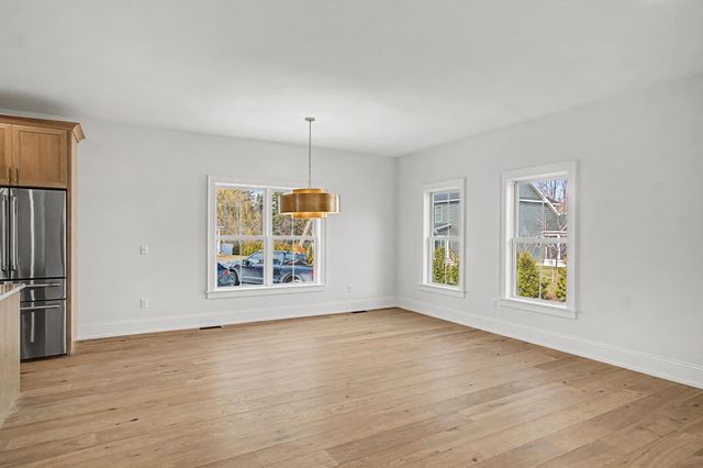 897 Falls Road, Shelburne, VT 05482