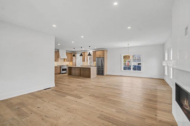 897 Falls Road, Shelburne, VT 05482