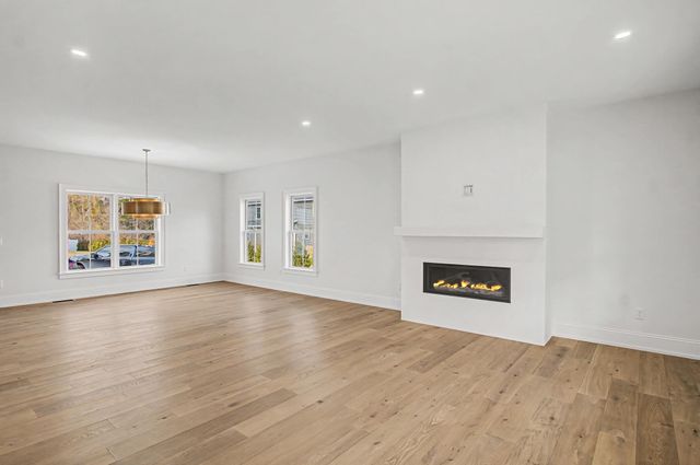 897 Falls Road, Shelburne, VT 05482