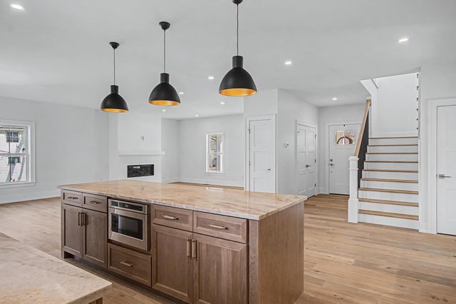 897 Falls Road, Shelburne, VT 05482