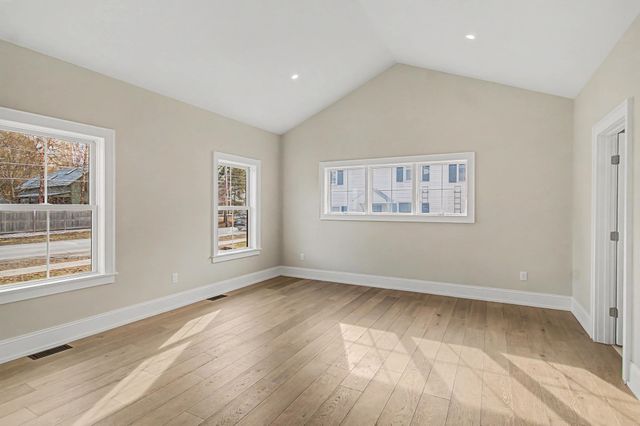 897 Falls Road, Shelburne, VT 05482