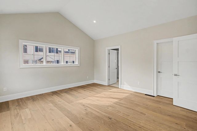 897 Falls Road, Shelburne, VT 05482