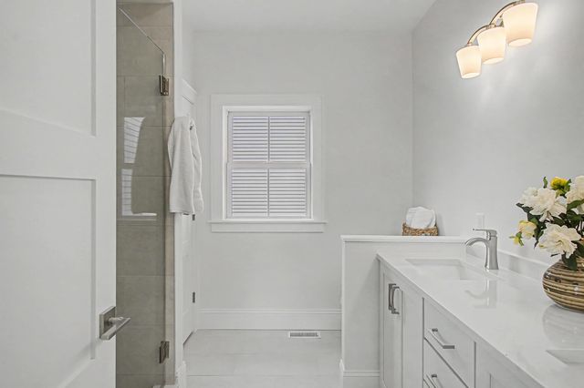 897 Falls Road, Shelburne, VT 05482