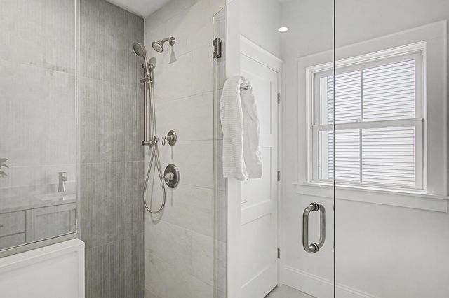 897 Falls Road, Shelburne, VT 05482