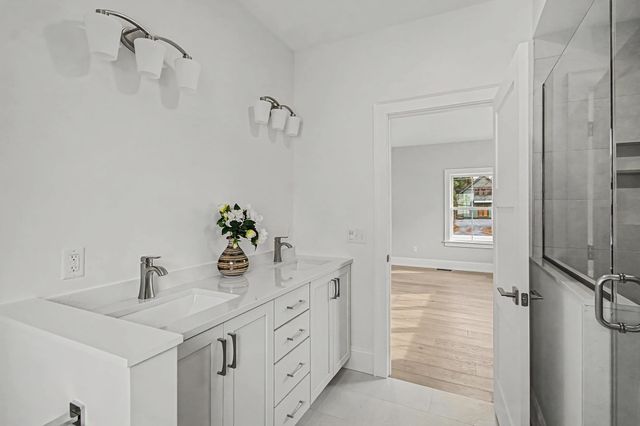 897 Falls Road, Shelburne, VT 05482