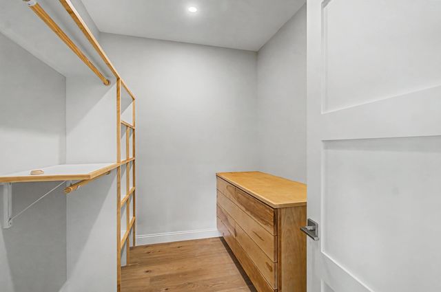 897 Falls Road, Shelburne, VT 05482