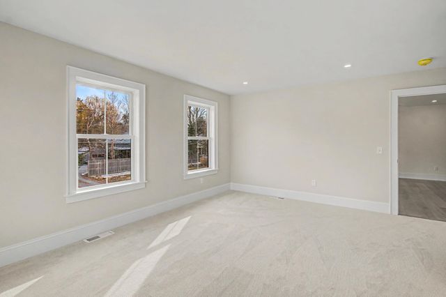 897 Falls Road, Shelburne, VT 05482