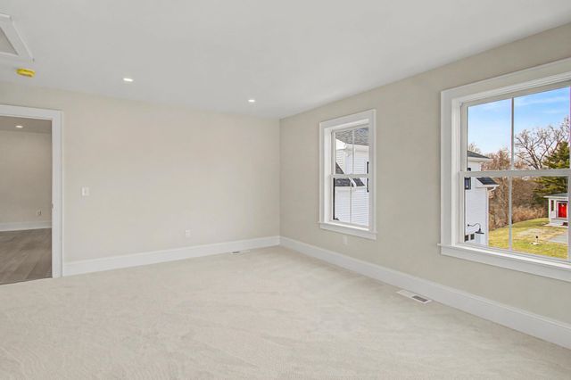 897 Falls Road, Shelburne, VT 05482