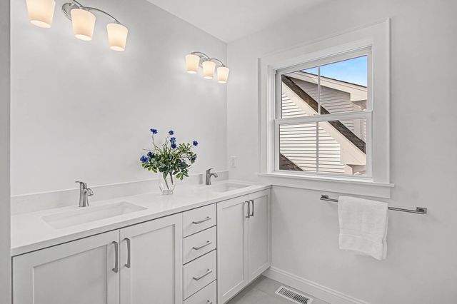 897 Falls Road, Shelburne, VT 05482